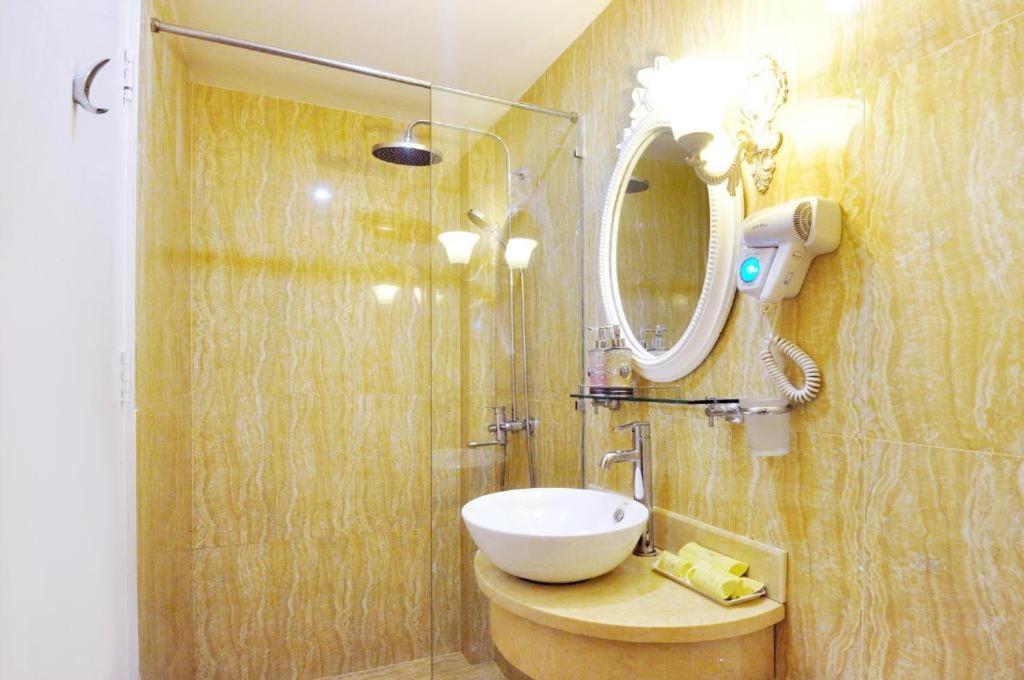 הו צ'י מין סיטי A25 Hotel - 255 Le Thanh Ton מראה חיצוני תמונה